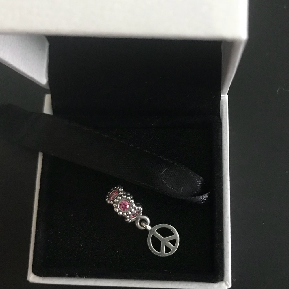 Retired Pandora Peace Sign